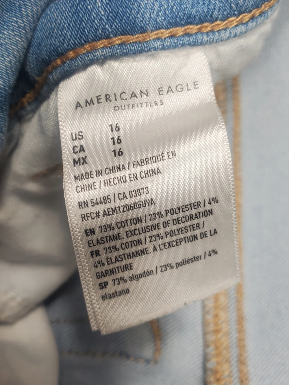 American Eagle The Dream Short Womans 16 Distressed Hem Frayed Denim Shorts - Picture 2 of 12